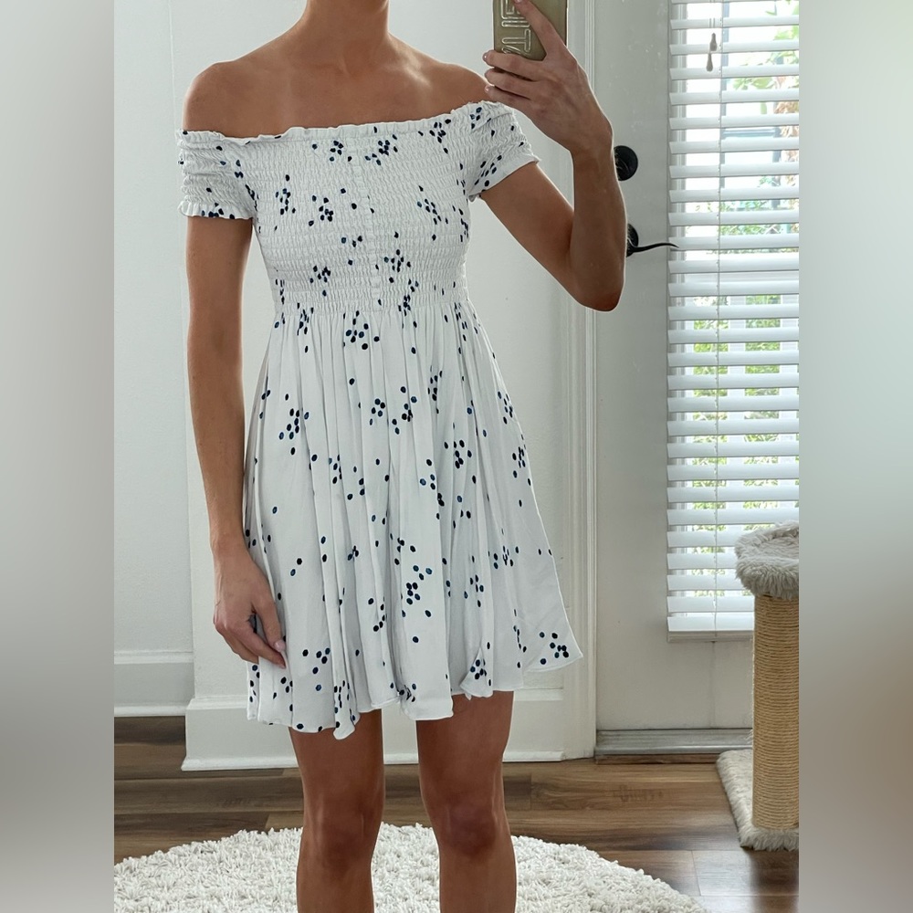 Off the shoulder mini dress - s